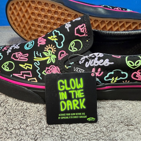 Vans slip on
Authentic
Glow in the dark - Picture 5 of 7